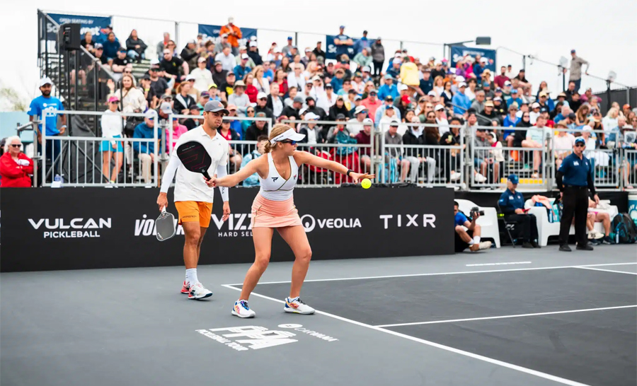 Stacking trong pickleball là gì? Tìm hiểu về lối đánh stacking